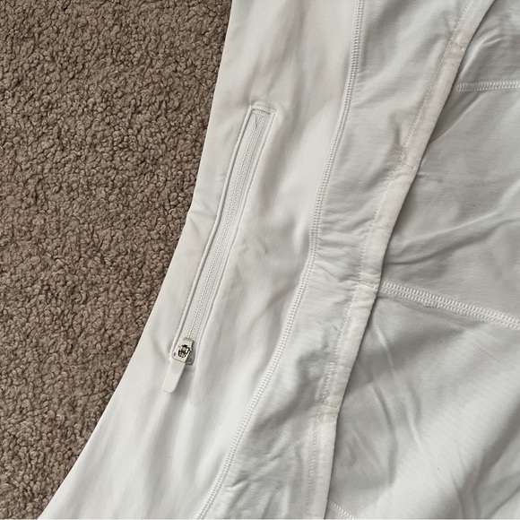 New lululemon shorts - Picture 4 of 5